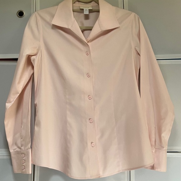 Chico’s size 0 blouse (reg size Small, size 4).  Iron-free blush pink blouse. - Picture 1 of 3